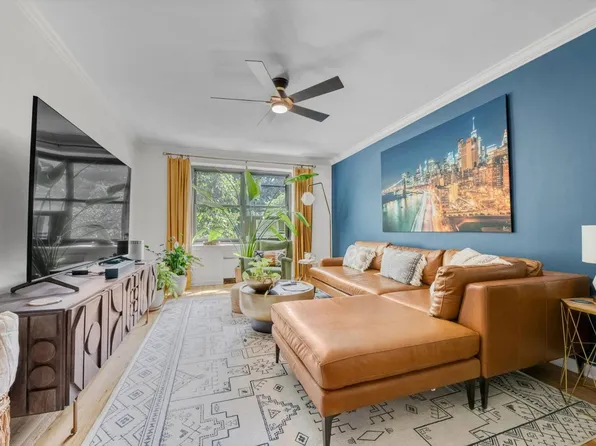 213-01 75th Ave APT 5B, Oakland Gardens, NY 11364