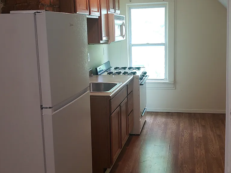 1459 Ridgewood Ave #3 — Photo 3