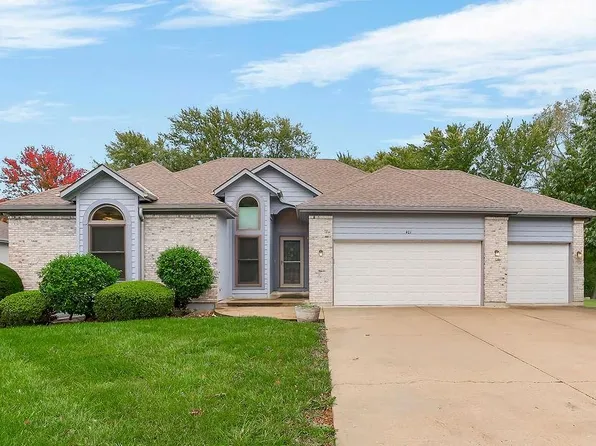 401 N 15th St, Louisburg, KS 66053