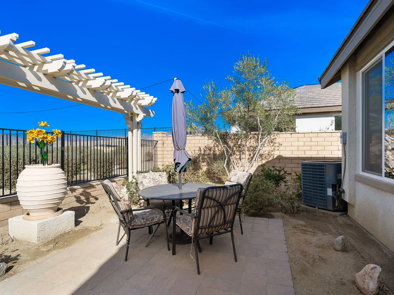 2 bed, 1706 sqft, $3,000 — Photo 4