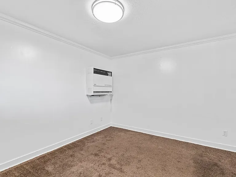 1076 Canyon Rd — Photo 11