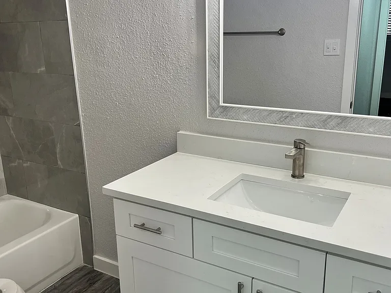 Serenity Apartments — Photo 32