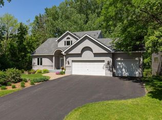 969 Kohlman Ln, Saint Paul, MN 55109