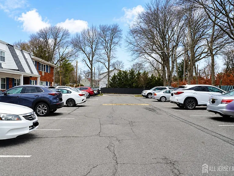 24 Woodedge Ave #4 — Photo 18