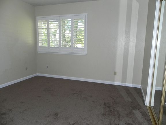 5th image of 5024 Greenberry Dr