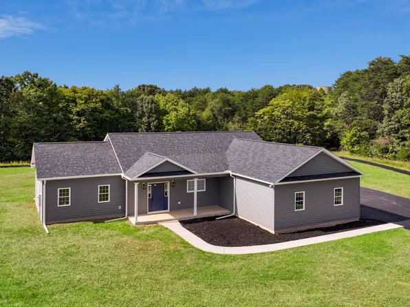 139 Belvior Cir, Moneta, VA 24121