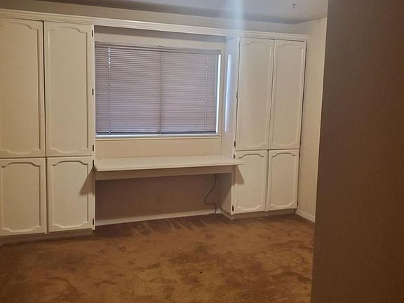 5th image of 395 Lancaster Dr