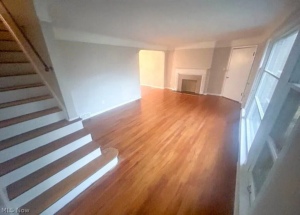 3 bed, 1.5 bath, $1,600 — Photo 2