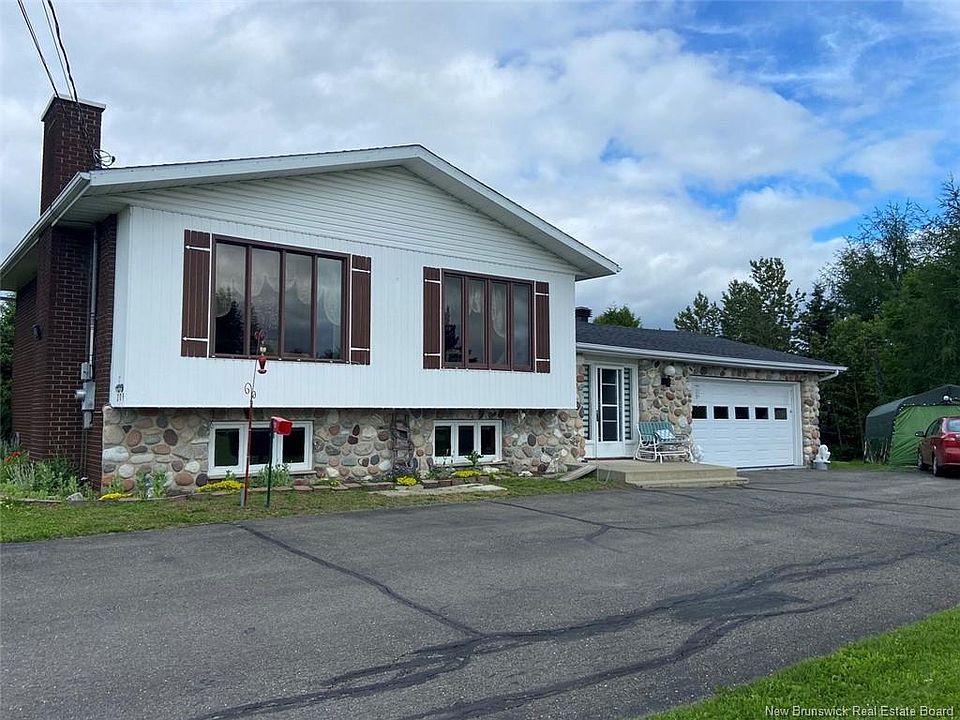 1st image of 209 Principale St