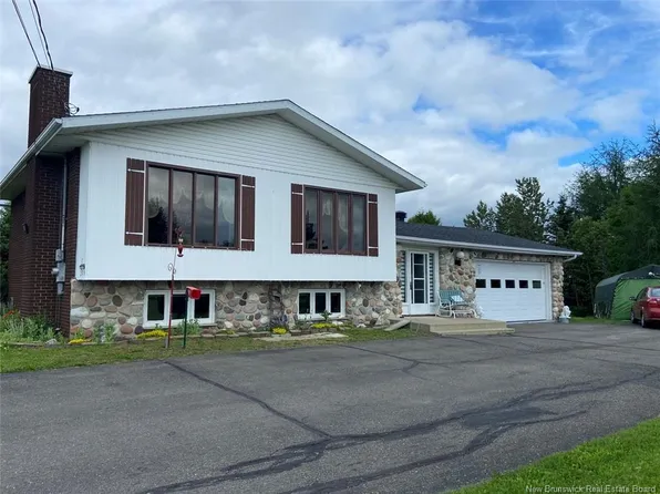209 Principale St, Sainte Anne De Madawaska, NB E7E 1B3