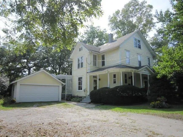 908 E Burlington Ave, Fairfield, IA 52556