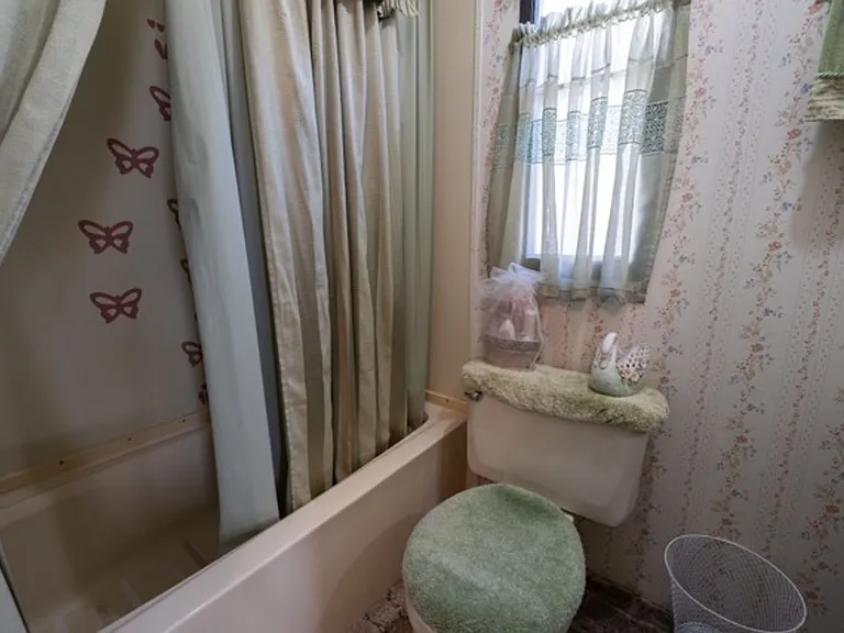 112 Fruster St #B — Photo 5