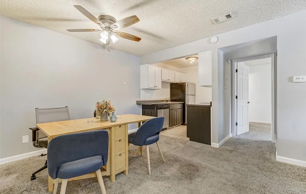 1 bed, 604 sqft, $1,500 — Photo 3