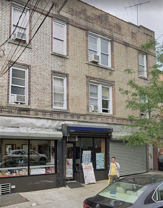 2nd image of 774 43rd St