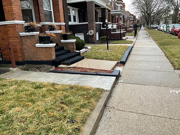 4th image of 7121 S Eberhart Ave