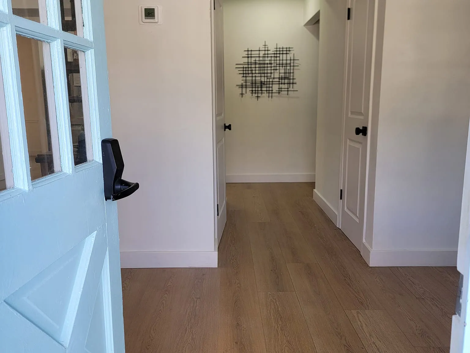 1 bed, 1.5 bath, 140 sqft, $899 — Photo 3