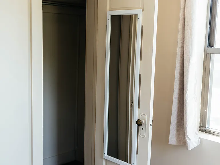 105 E 3rd St #3 — Photo 19