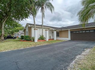 11905 Sailboat Dr, Cooper City, FL 33026