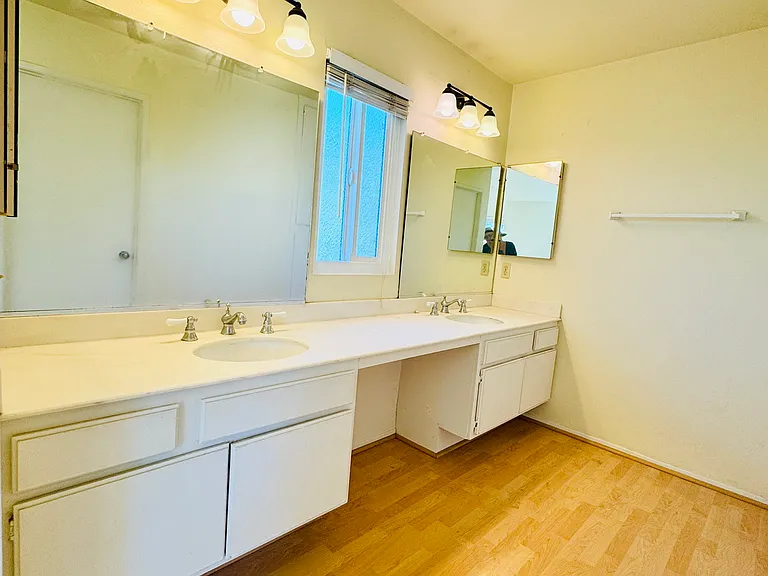 10 Coldbrook — Photo 17