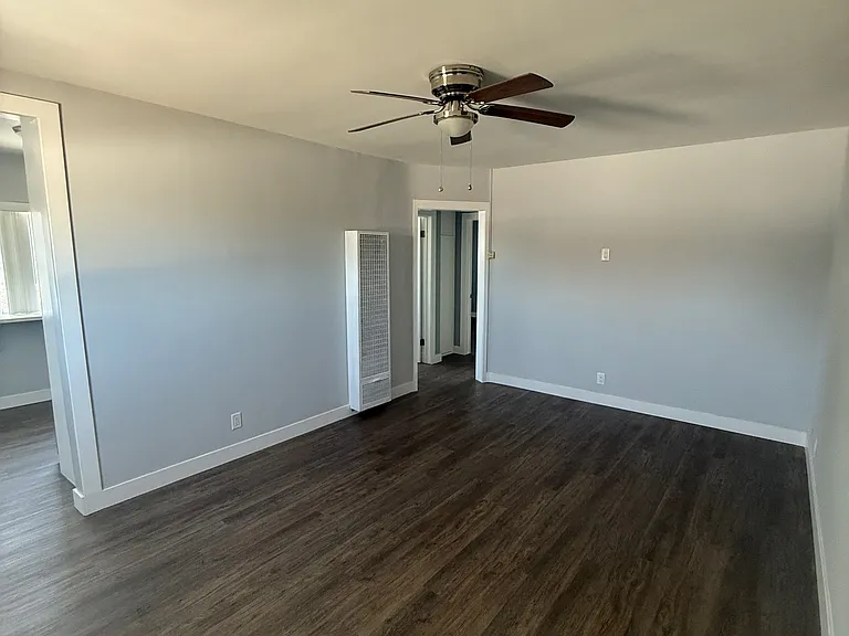 4726 Saint Charles Pl #3 — Photo 2