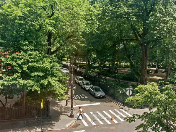 230 East 15th Street 3A image 6 of 7