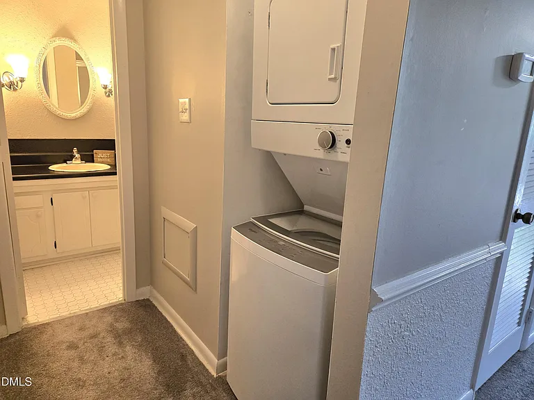 660 Pine Ridge Pl — Photo 9