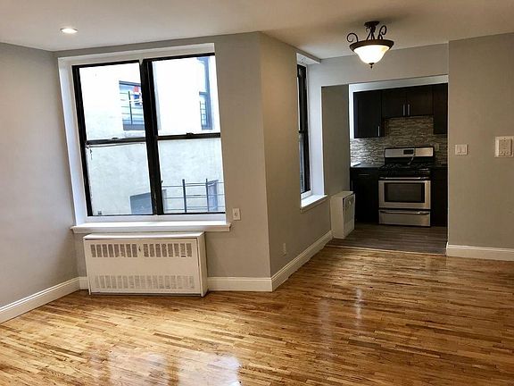 2nd image of 2137 Vyse Ave APT 4D