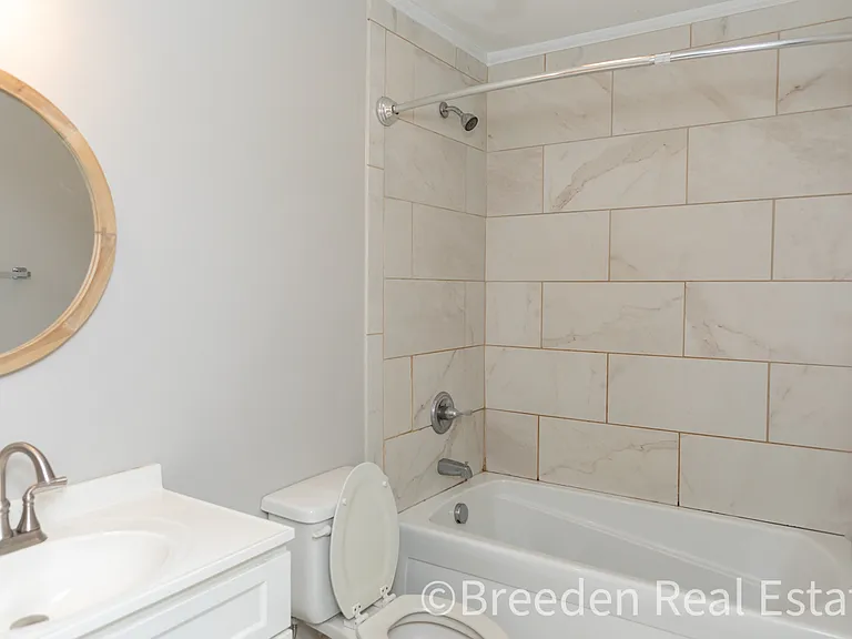 207 Jefferson St — Photo 8
