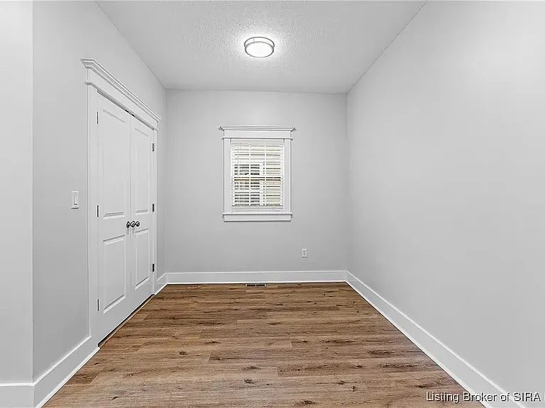 1744 Ekin Ave — Photo 9