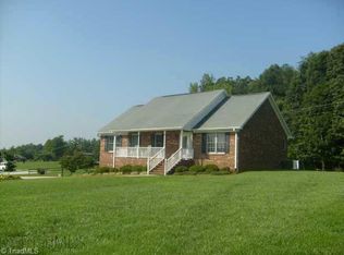 608 Macy Grove Rd, Kernersville, NC 27284