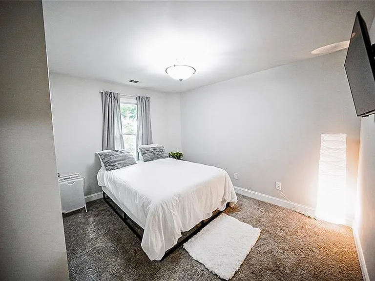 1141 McDaniel St SW — Photo 13