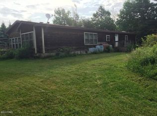 104 Cottontail Ln, Greentown, PA 18426