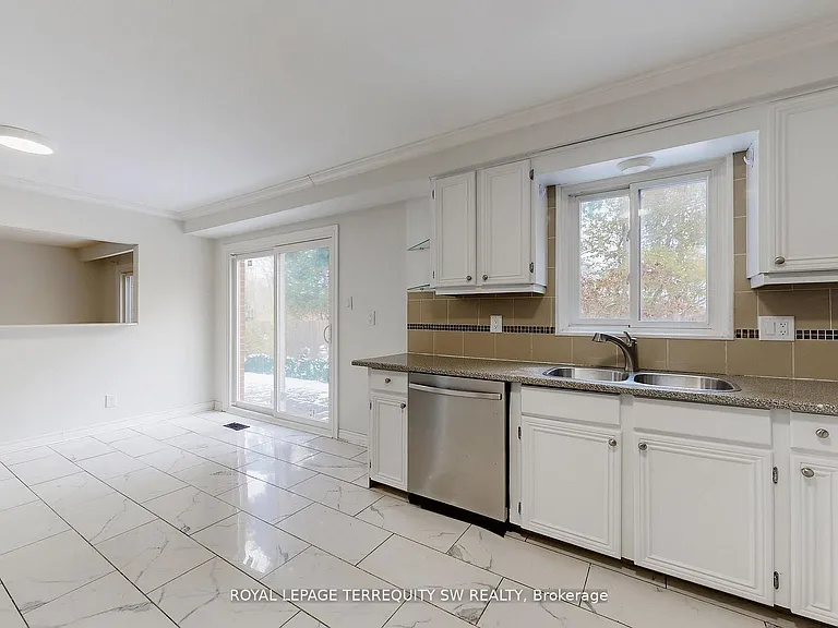 327A Beechgrove Dr — Photo 9