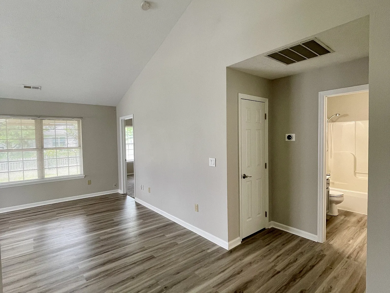 114 Warner Drive - 1 — Photo 3