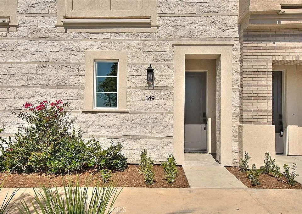 149 N 1st Ave