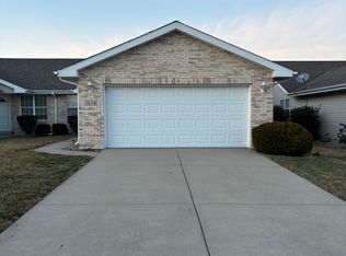 1634 Golden Oak Dr, Crown Point, IN 46307