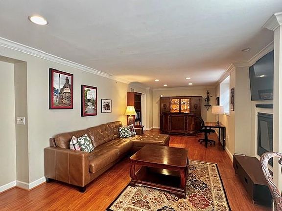 5th image of 544 E Ponce De Leon Ave