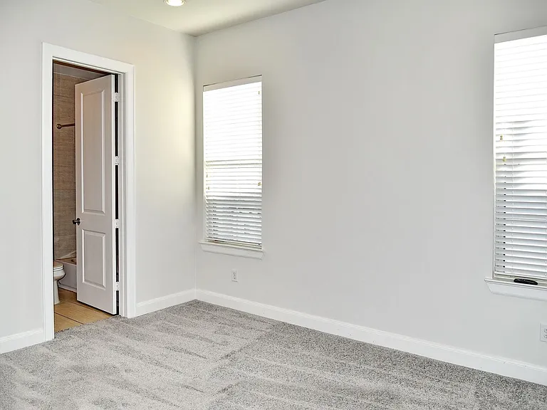 2211 Chenevert St #A — Photo 25