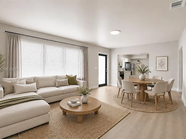 101 W 11th St #8 — Photo 10