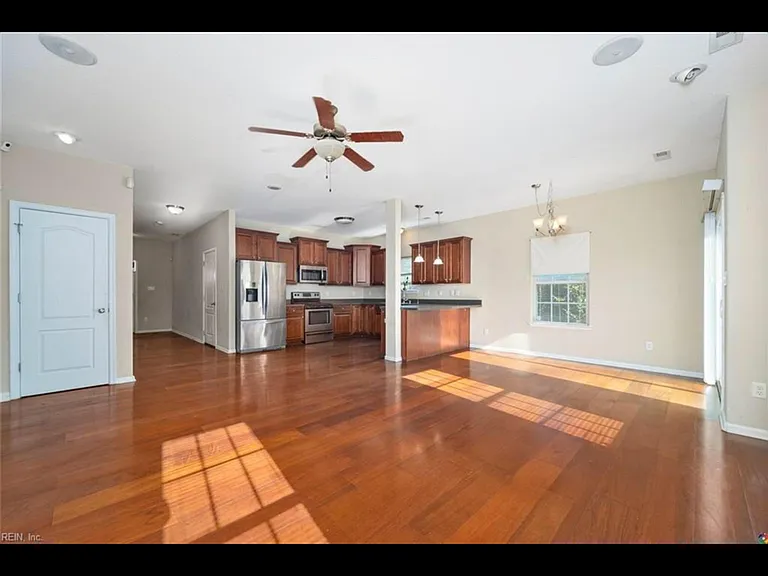 1107 Carver Ave — Photo 6