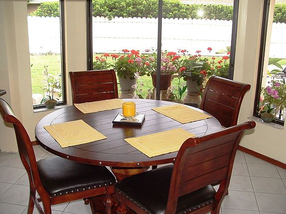 Breakfast nook