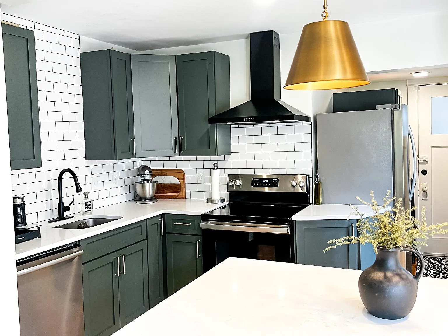 4 bed, 2050 sqft, $2,300 — Photo 3
