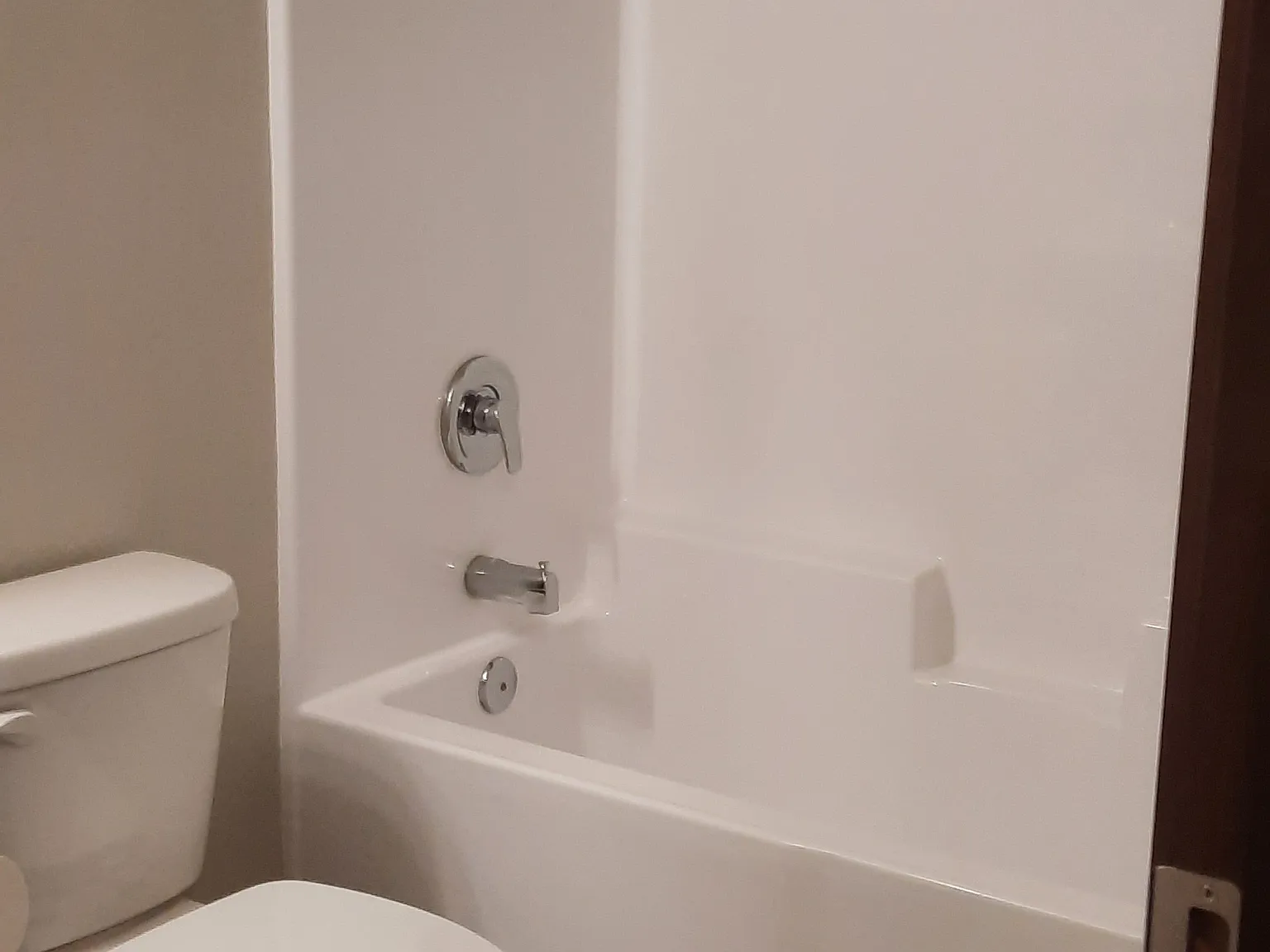 3 bed, $2,000 — Photo 4