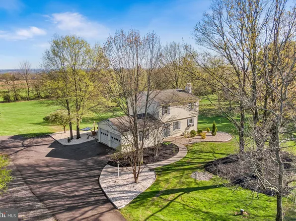 911 Upper Stump Rd, Chalfont, PA 18914