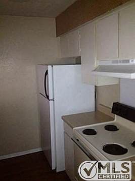 4th image of 2401 Yorkstown Dr APT 110
