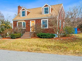 8 Walkup Ct, Natick, MA 01760