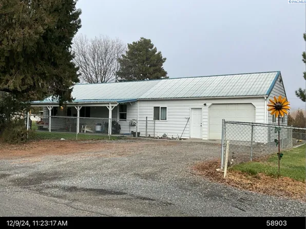 65702 E Ranch Rd, West Richland, WA 99353