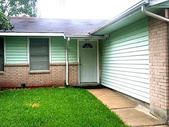 2nd image of 11702 Davenwood Cir