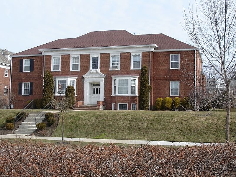 Devonshire Manor Apartments