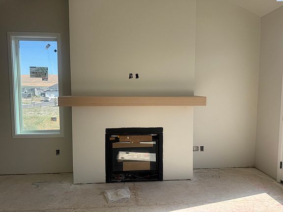 5th image of 2960 Meadowlark Ave
